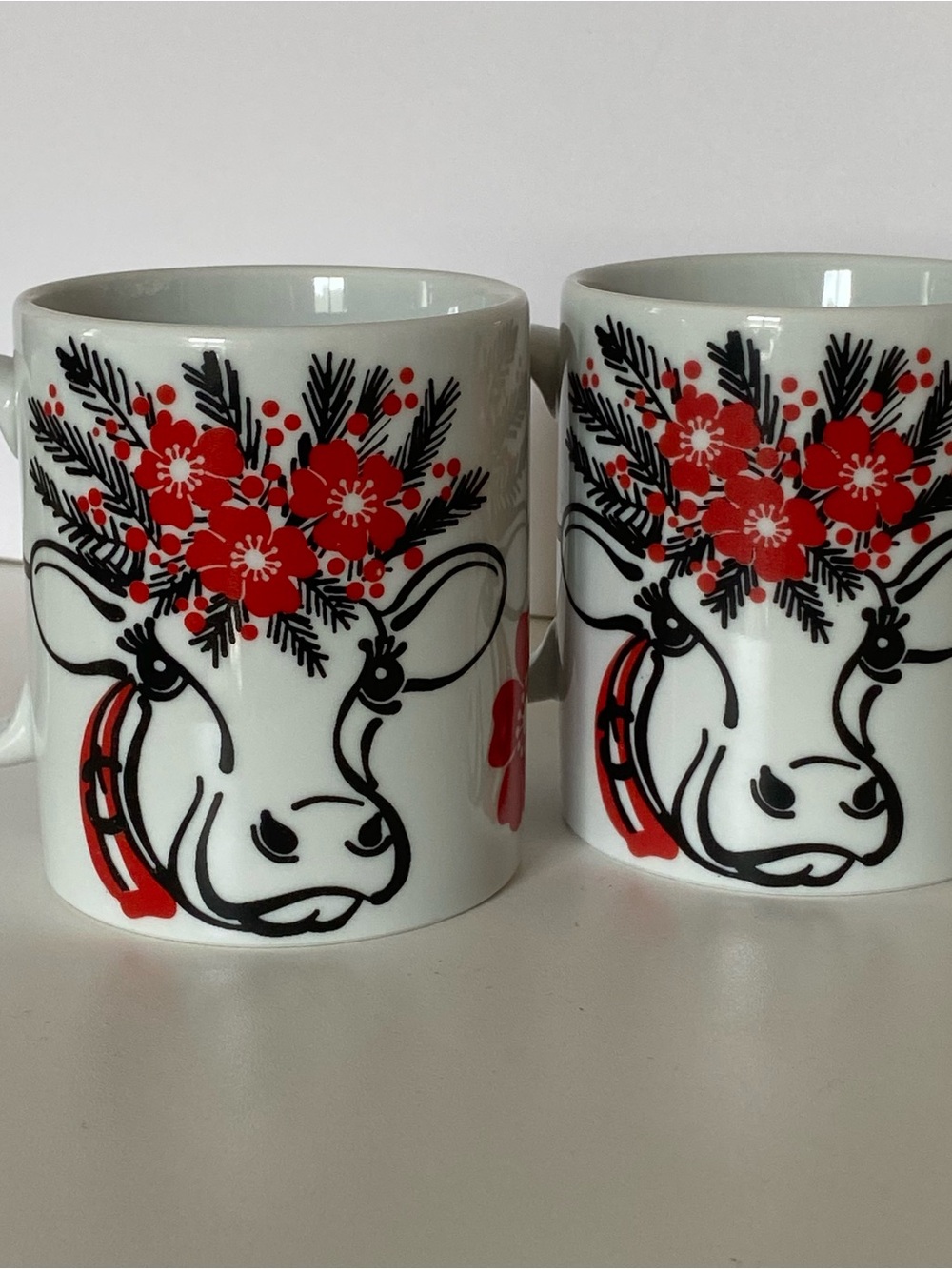 Cow Mug Set of 2 Sweetgum Cesky Porcelain Home White Red Floral Farm Czech EUC